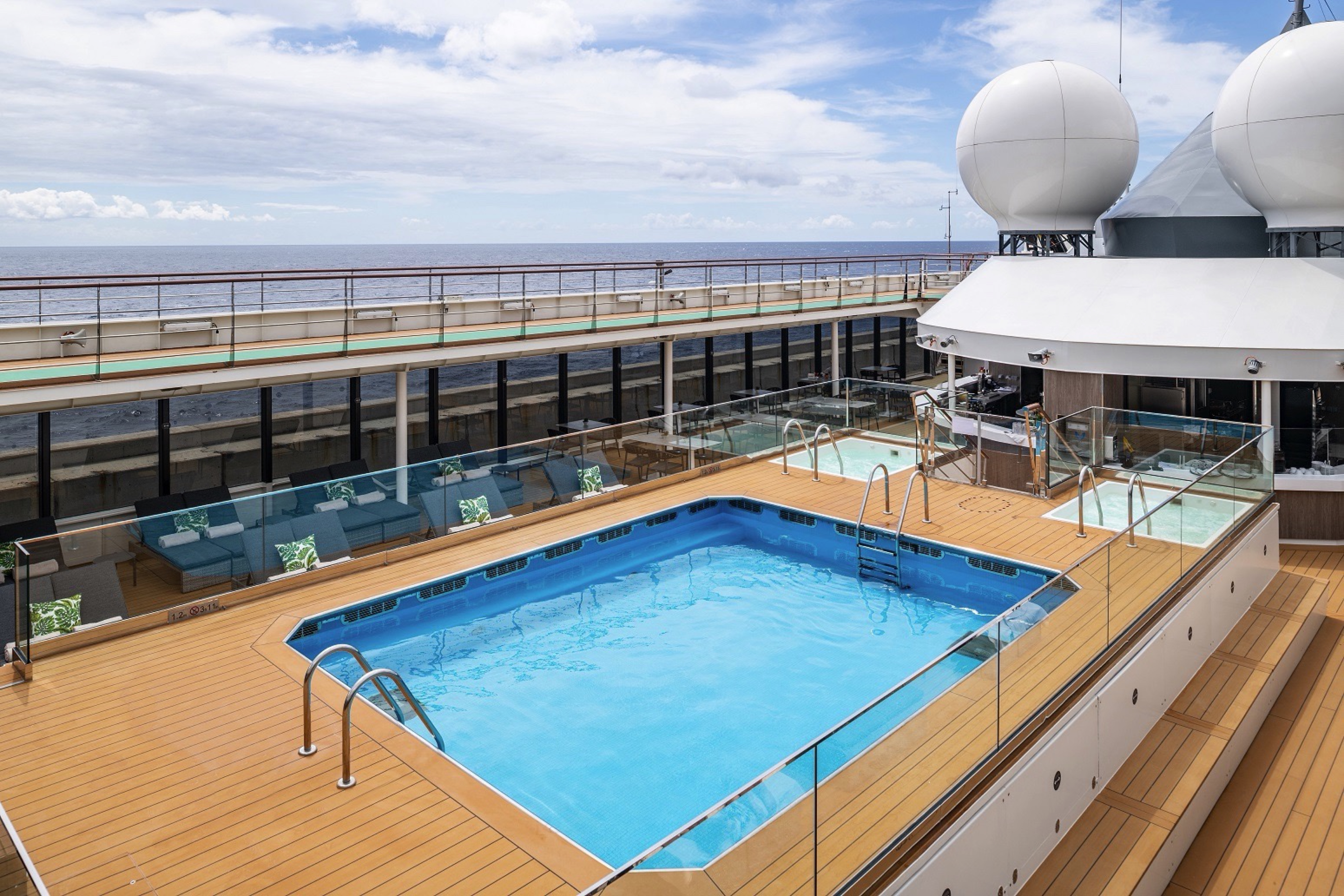 Pool Deck on World Voyager